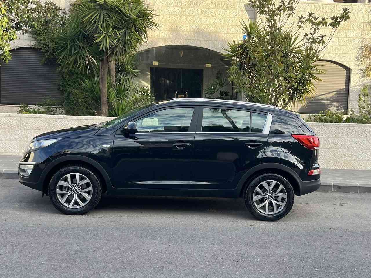 كيا سبورتاج2015 لون اسود مميز
وارد و صيانه الوكاله استخدام شخصي
فحص 7 جيد ولا ملاحظه
مرخص و مأمن
محرك 2000CC
جير اوتوماتيك
5 جنطات الوكالة 
غمازات مري
كشافات ضباب
اضويه LED
حساسات خلفية
غرفه قماش لون سكني
كاميرا رجوع
مري كهرباء
زجاج كهربا
تحكم طاره
AUX , USB , BLUETOOTH ,CD 
مسجل اصلي
سنتر مركزي
مفتاح ريموت عدد 2
كوشوك جديد
و اضافات اخرى مميزه
لا يحتاج لاي صيانه...
قاطع مسافه 70الف km
السعر : (10200 )
للاستفسار : 0799487331


**إذا كنت صاحب هذا الإعلان وتريد حذفه لأي سبب، رجاءا أرسل رسالة إلى الدعم الفني**