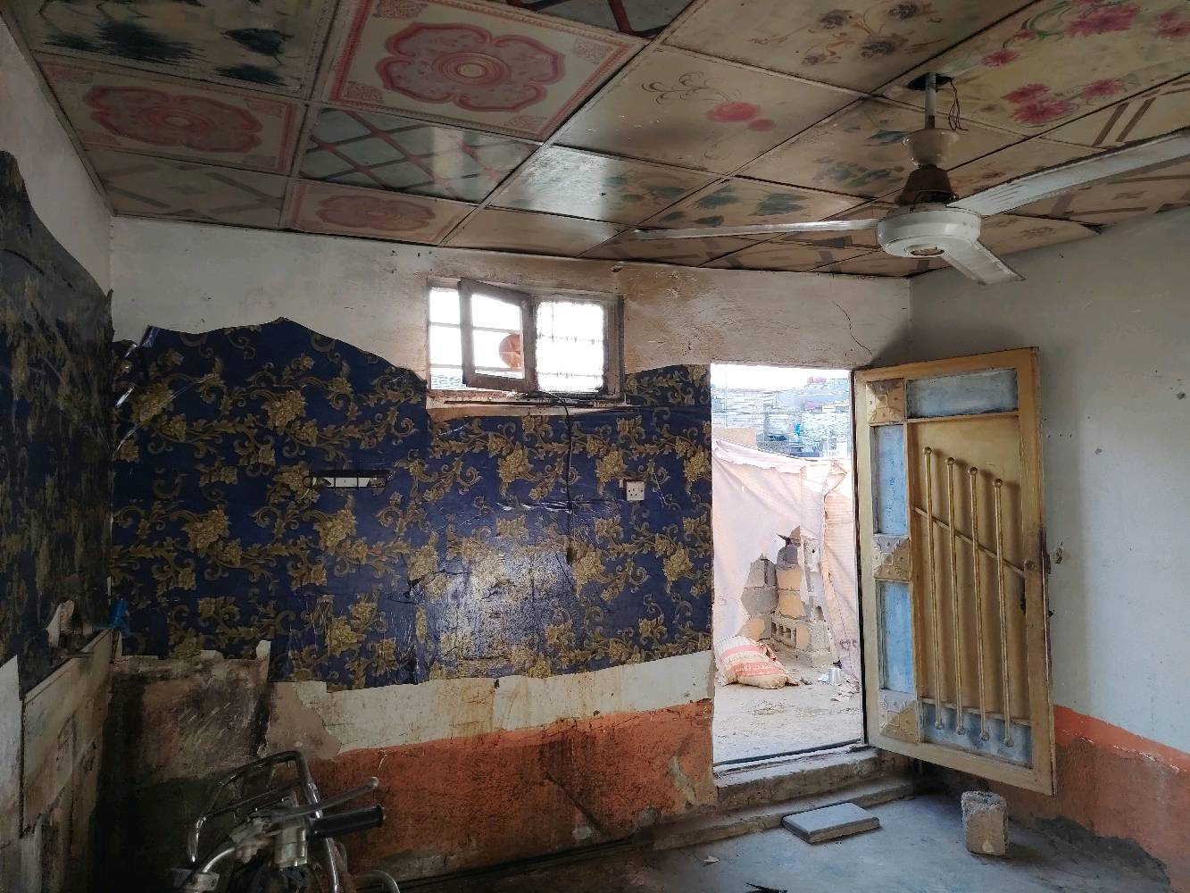 الدار البيع تجاوز حي العامل قرب السوك *********** السعر مناسب
***********