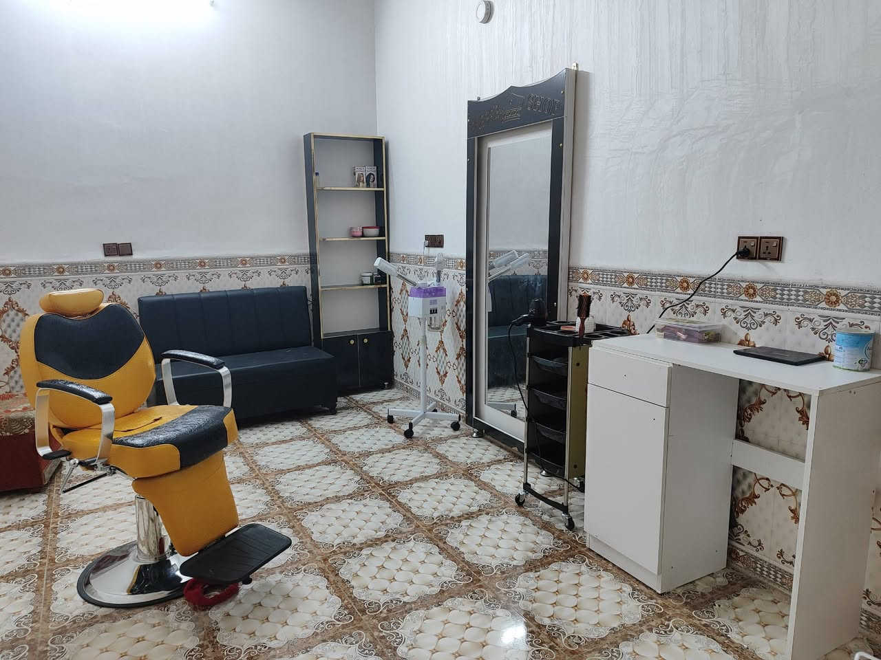 سلام عليكم عندي هذني القراض البيع شلع ابيعهن كلهن سعر 400 بعدهن نضيفات. مستخدمات شي قليل 
*********** او مراسله خاص
