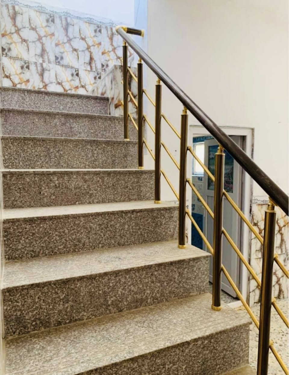 دار ايجار 100 متر حي الوفاء غرفه وصاله ومطبخ واستقبال كاشي سيراميك جاهز للاستفسار واتساب فقط
***********
