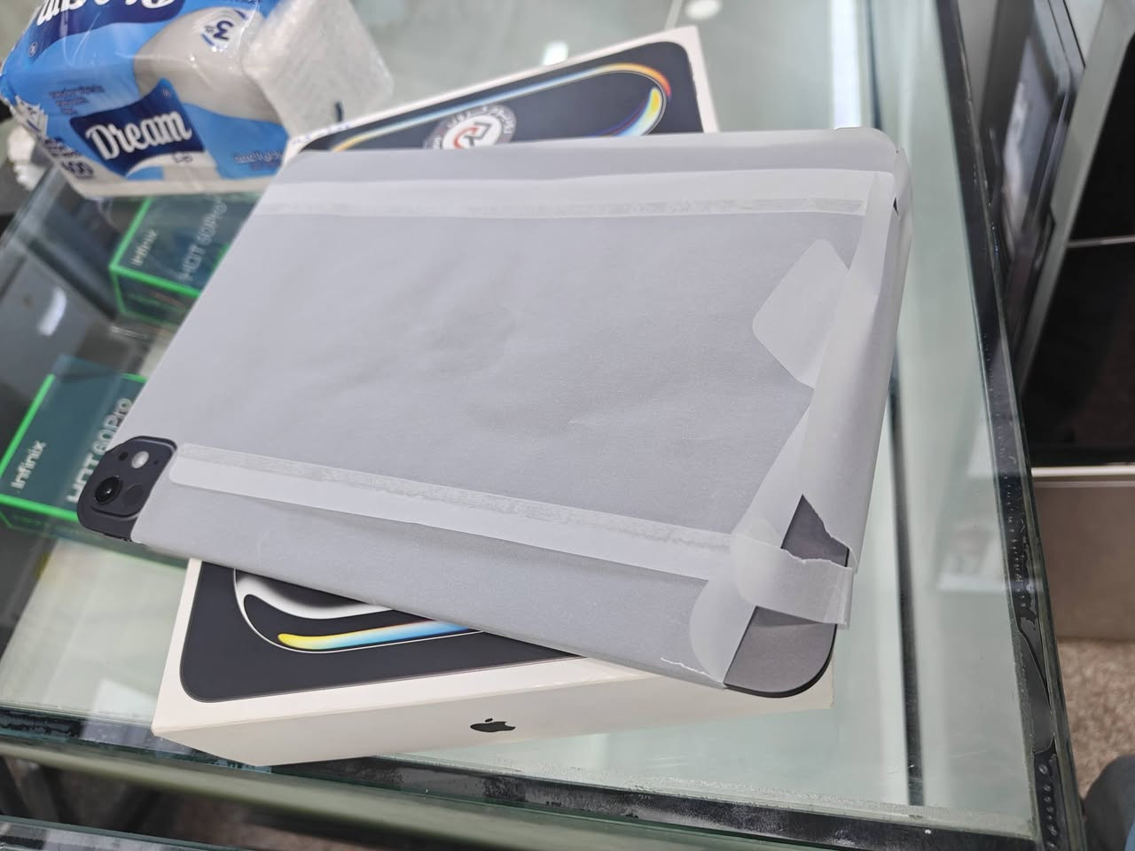 ايباد M5 الذاكره 256
نضيف مشحون 43 مره 
السعر 1250
مكاني سماوه يوجد توصيل


**إذا كنت صاحب هذا الإعلان وتريد حذفه لأي سبب، رجاءا أرسل رسالة إلى الدعم الفني**