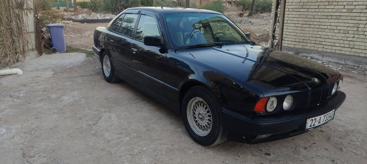 للمراوس بـ سياره أدوات
بي ام دبليو 520 موديل 91 
محرك مسكر جديد وشرط التحويل 
العنوان بغداد 
***********
