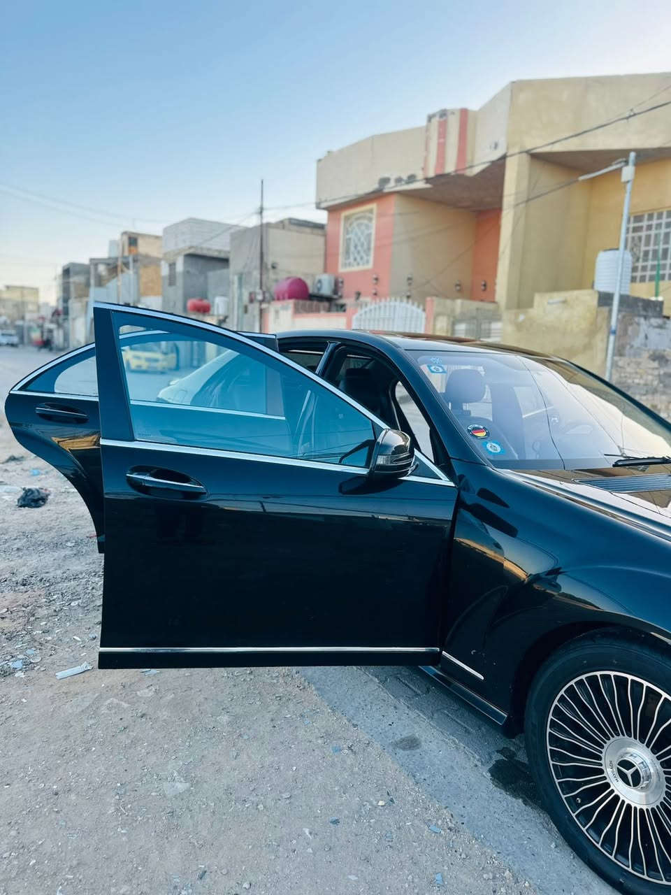 السلام عليكم
مرسيدس. S 550...

2006محدث 2013...وراد يابان 

مواصفات 

1- ابواب شفط زائد جنطه

2-سلايت برده خلفيه 

3-لارج باب طويل 

4-تحكم ستيرن جهتين 

5-لايت زنون عدسه 

6-غرفه مع كشنات بحاله جيده جدا 

وهناك مواصفات أخرى 

السياره رقم بغداد بأسمي تحويل مباشر

السياره جاهزه المحرك والگير والحداديه امامي خلفي بحاله جيده جدا بالإضافة إلى تبريد بحاله ممتازه... تخم تاير بالإضافة إلى بطاريات جيده جدا

عنوان السيارة النجف رقم تلفون السعر 175 بي مجال مكلث تصل

***********
