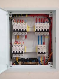 فني كهرباء • بوري وسيمز • كربلاء