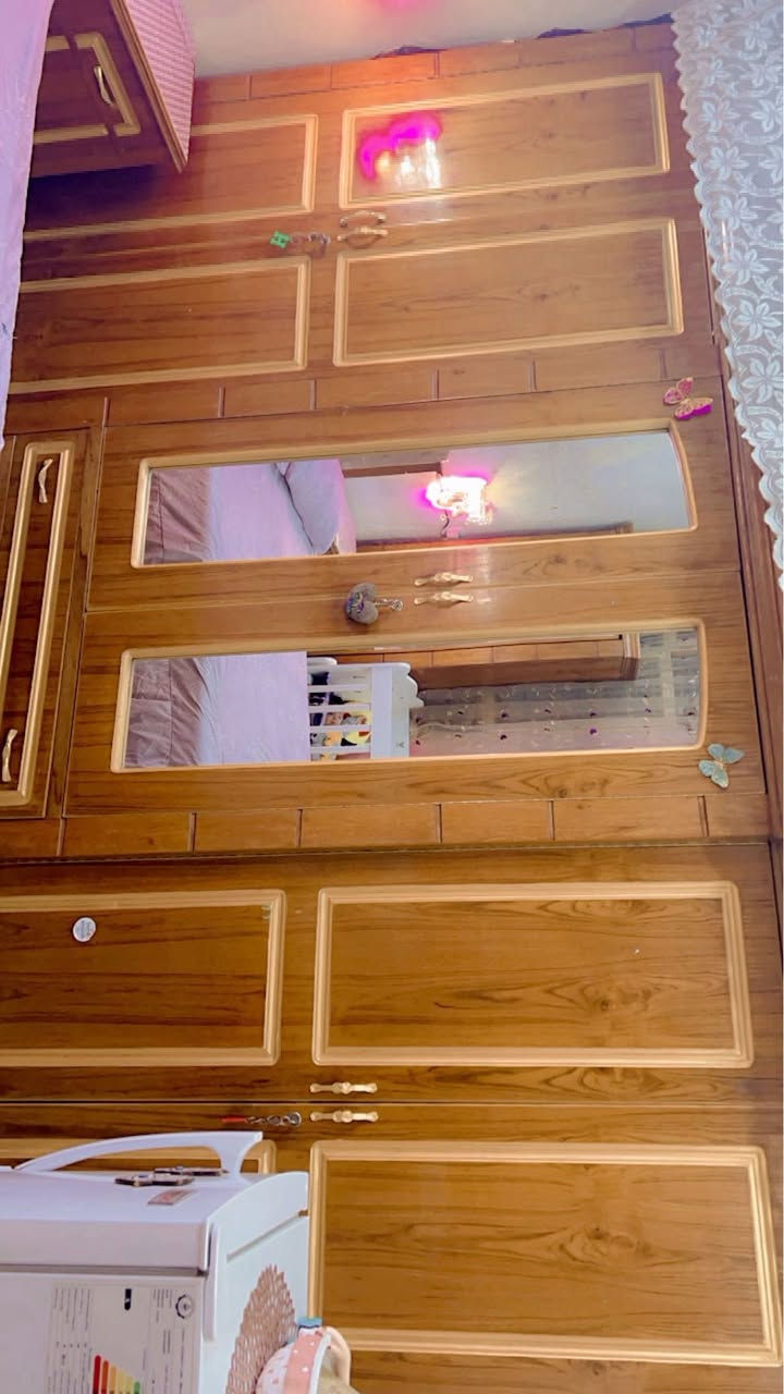 السلام عليكم
غرفه صاج تسكام خشب درجه أولى الغرفه من 6قطع  

مستخدمه بسعر٧٠٠ وبيها مجال للشراي العنوان بغداد


**إذا كنت صاحب هذا الإعلان وتريد حذفه لأي سبب، رجاءا أرسل رسالة إلى الدعم الفني**