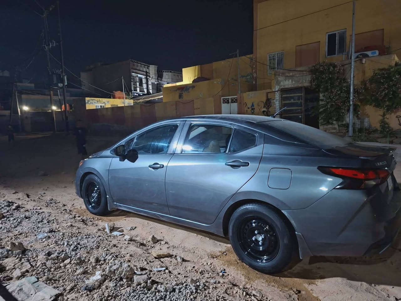 سلام عليكم نيسان فيرسه موديل 20 جاهزه من كلشي مكينه وكير حداديه سفنجه تخم تاير غرامات مصفره سنويه 28 امريكي حادثه بنيد فقط جاهزه وترايك وين ميعجبك وسونار وياك السعر 93 وبيه مجال للشرايه مكان ديوانيه ورقمه قادسيه للاستفسار على رقم ***********
