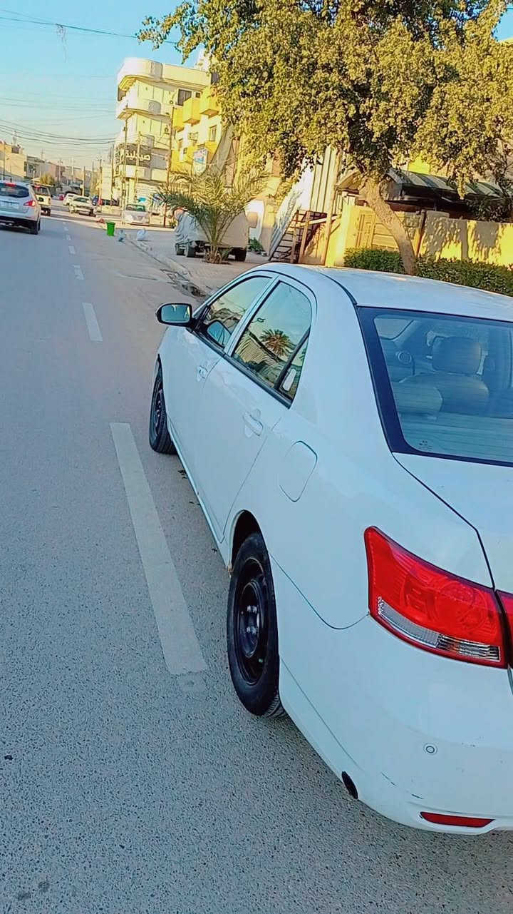 السلام عليكم بي واي دي جي 3 /2013 كير عادي رقم بغداد الانكليزي الجديد محرك كير تبريد تحكم فتحه حساسات خلفيه كامره خلفيه بصمه تشغيل داخل جلد صدر كامل جديد كفاله عامه وظفت اله منظومه غاز وكلش اقتصادي يعني انسه صرف البانزين يعني بيه نظامين تحويل مباشر السعر 75  وبيه مجال بسيط ***********
