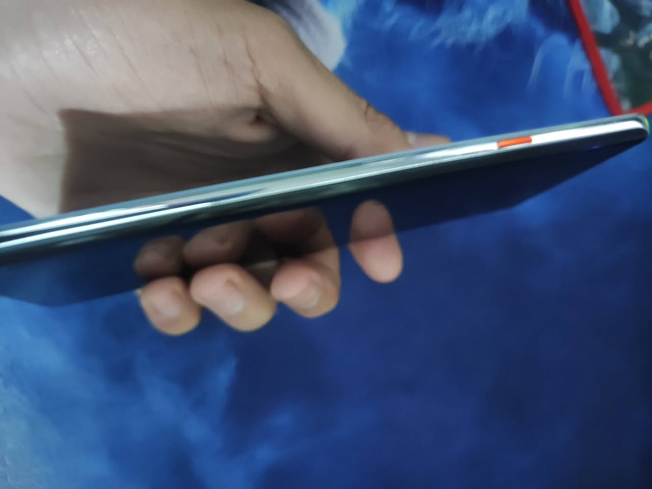 السلام عليكم للبيع جهاز Tecno camon 40 pro 5g
ذاكرة 256 عشوائية 12+12 

نظافة 100% 

معالج dimensite 7300 ultimate 

الكامرة الخلفية 50 ميگا مدعوم الذكاء الصناعي 

الامامية 50 ميگا

بطارية 5200

مقاوم للماء معيار ip 69 
شاشة 144 هرتز 

الجهاز فول نظافة وياه شاحنتة البلادية 45 واط 

يشغل الببجي 90 فريم 

العنوان سامراء حي الشهداء 

رقم الهاتف : ***********

سعر 270 بي مجال بسيط بيع فقط*
