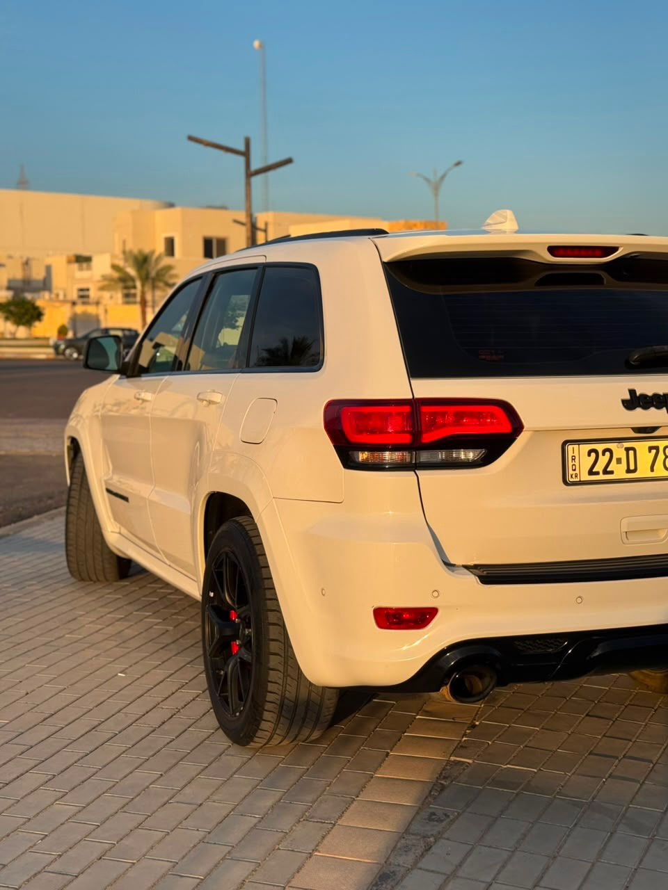 Jeep Grand Cherokee SRT
الموديل : [ 2020 ]
المحرك : [ V8 / 6.4 ] 🔥
الگير : [ أوتوماتيك ] 
الممشى : [ 70 الف ميل ]
اللون : [ أبيض - صدفي ] 🤍
الحالة : [ السيـارة خليجيـة وكالة هـارلم ، مكفولة كفالة عامة ! ]

[ السعـر .. 34,000$ قابـل للتفـاوض ✅ ] 

[ الـــــمـــواصــفـــــات ]

- السيـارة فووول أعلى مواصفات للأخيـر 1 / 1 

الموقع : [ صلاح الديـن / تكـريت ] 📍

للتواصل واتس اب او اتصال : [ *********** ]

#jeep #jeep_grand_cherokee #srt #كلين #yasser_erbil
