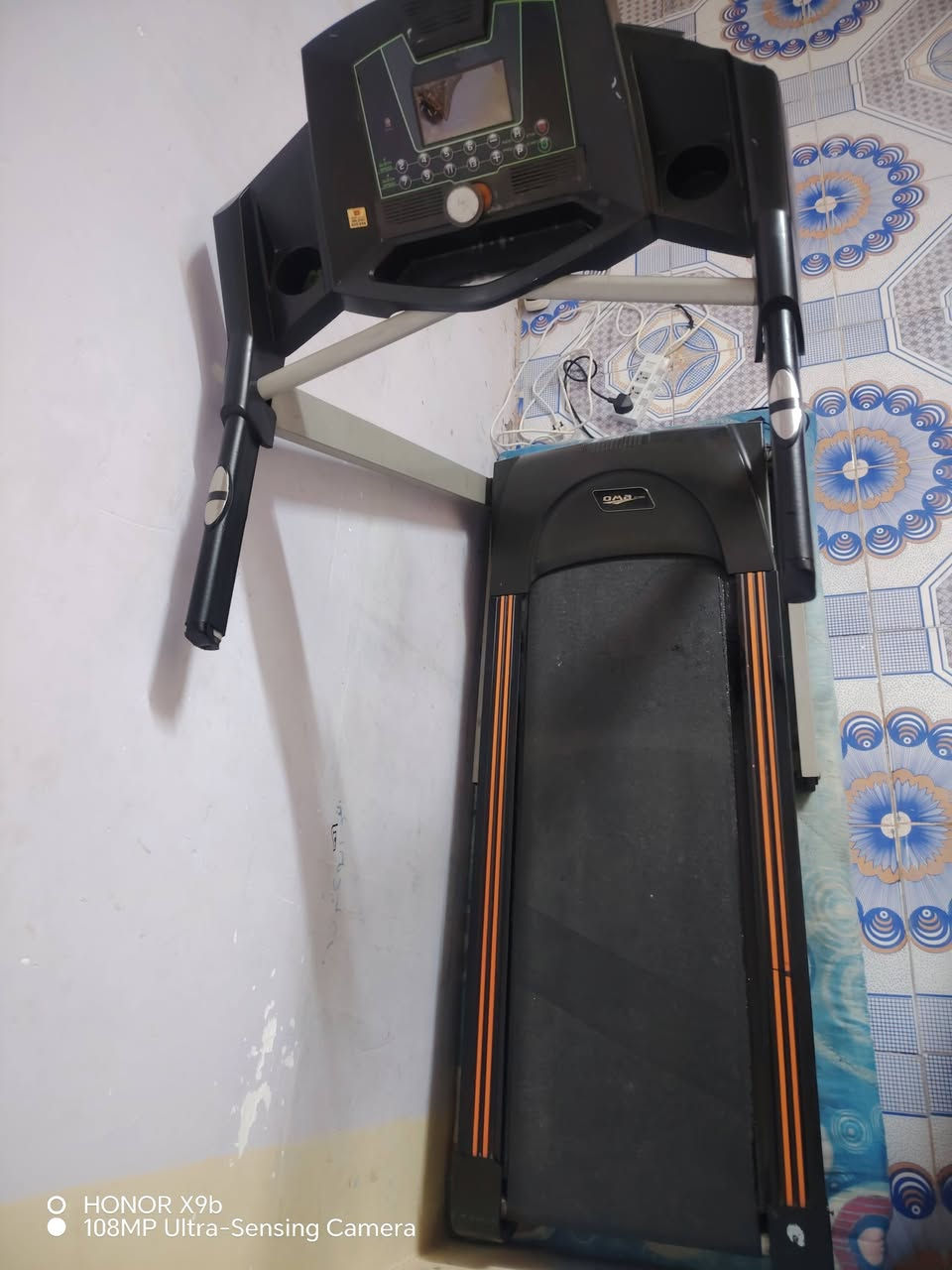 جهاز جري رياضي للبيع شغال شرط الفحص ونضيف العنوان مركز محافظه البصره ***********
