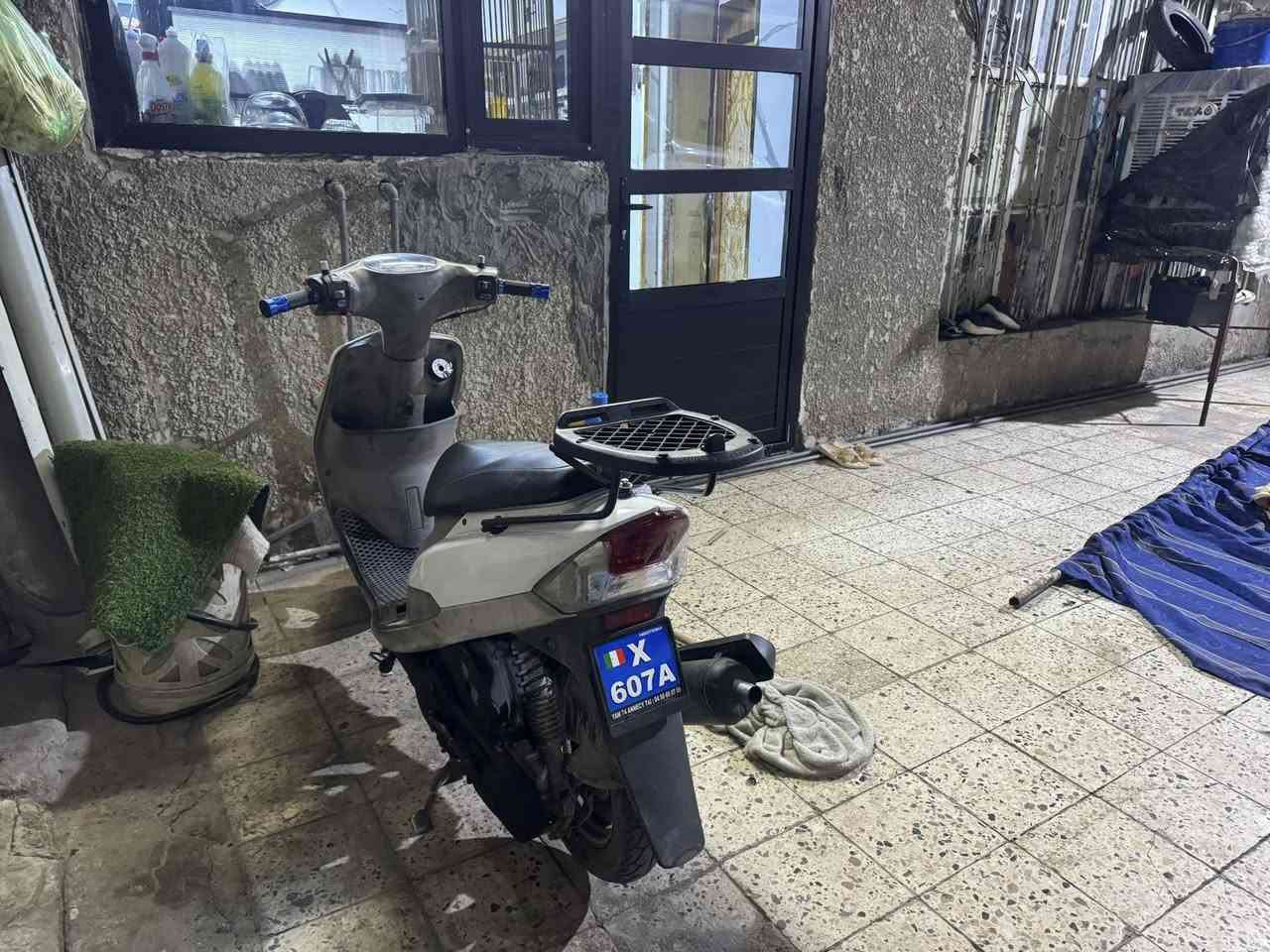 السلام عليكم دراجه ماكس منغولي رمبه جديده كلش دراجة مكينه بلاد ممفتوح برغي مكينه هاون تخبل دراجه نضيفة كلش تجيب فيتر وتفحص وترابك وين متريد فقط كفرات تجاريات فقط غير الكفرات دراجه ترجع وكفله من الفتح والسرقه 
السعر 800 وبيهة مجال
المكان بغداد المشتل 
*********** 
الدراجه مزوده من الخارج صالنصة رياضي
