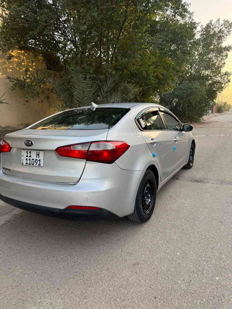 كيا فورتي للبيع موديل 2016 وارد امريكي حادثها جاملق خلفي بدون دواخل بيها صبغ 4 مكانات مكينه 2000 دوش مكينه وكير صدر امامي وخلفي جديد تخم تاير جديد تبريد ثلج رقم بغداد اللدولي جديد سنويه 29 الاستفسار على الرقم *********** السعر 95 عنوان بغداد الرصافه
