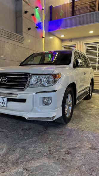 لسلام عليكم                                                                     
لاندكروز موديل (2015) للبيع 
بريم اصل ام الطفايه 
رقم انكليزي الجديد بأسمي
السياره ماشيه 110 الف حقيقي السياره خير من الله 
مواصفات السياره 
-مري شفط
-محرك 6 سلندر 4000 سس
-حساس امامي خلفي 
وباقي المواصفات معرفه…
السياره مكفوله كفاله عامه من محرك وكير وصبغ 
فقط الدعاميات مصبوغه للجماليه 
السعر 430 
***********
