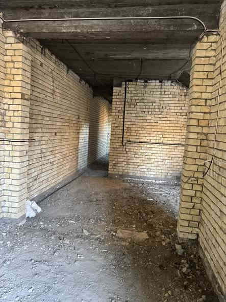 يالله السلام عليكم يعلن مكتب الخبير عن وجود هيكل كامل مسقف طابو زراعي سند 25
مساحته 107 متر بناء طابوق مسلح بيتونه كامله مسقفه كبيره
يتكون من غرفه كبيره صاله استقبال مطبخ صحيات داخليه وخارجيه 
السعررررر. 48مليون بي مجال بصيط
موقع الهيكل حي المصطفى شارع الجامع
الاتصال ***********
