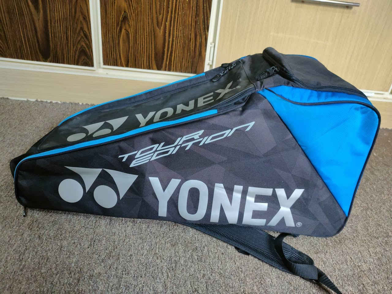 جنطة مضارب تنس
ماركة يونكس 
مستخدمة نضيفة 100٪
سعر 65
توصيل موجود 5كل محافظات


**إذا كنت صاحب هذا الإعلان وتريد حذفه لأي سبب، رجاءا أرسل رسالة إلى الدعم الفني**