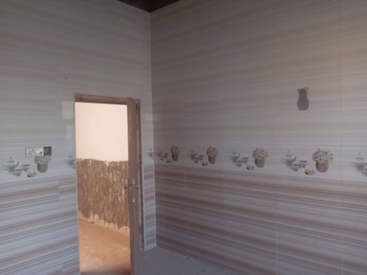 65 مليون مع المجال للمشتري الجاد 
 #للبيع دار سكن 
المساحه الكلي (550م)
مساحة الأبناء (170م)
بناء الدار بلوك درجة اولى الأساس حجر+صب كونكريت السقف صب كونكريت 
يحتوي على غرفتين صاله مطبخ استقبال تخاريج داخليه و خارجيه 
العنوان الكوفه ناحيةالبراكيه قرب مدرسة الأهرام شارع السبيس التبليط عل شارع العام مباشر 
للتواصل معنا *********** ابو سلطان للعقار 
(((مكتب الوصال للعقار1))
((***********وتساب))
