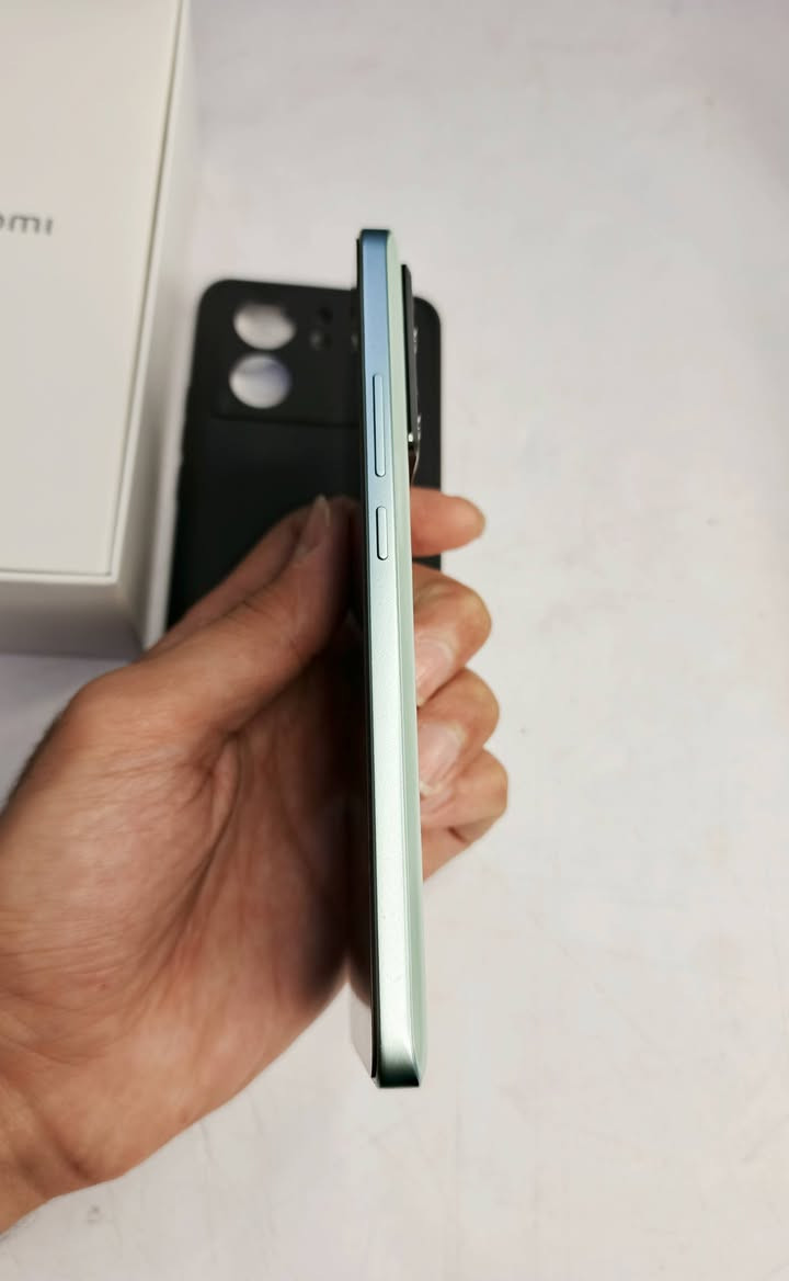 السلام عليكم
للبيع جهاز Xiaomi 13T Pro
ذاكرة 512 گيگه
ملحقاتو كلها كاملة من باكيت وشاحنة ...... آلخ
الجهاز جداً نضيف أستخدام شخصي اني ماخذو جديد وعلى أيدي
مستخدم سنة وشوية ما بيه اي مشاكل خالي من اي خلل او عيب
السعر 450,000 وبيه مجال بسيط للشراي

مكاني موصل حي دوميز
للتواصل تكدر تراسل عالخاص ماسنجر
او اتصل عالخط
***********  ( بيه واتساب )
