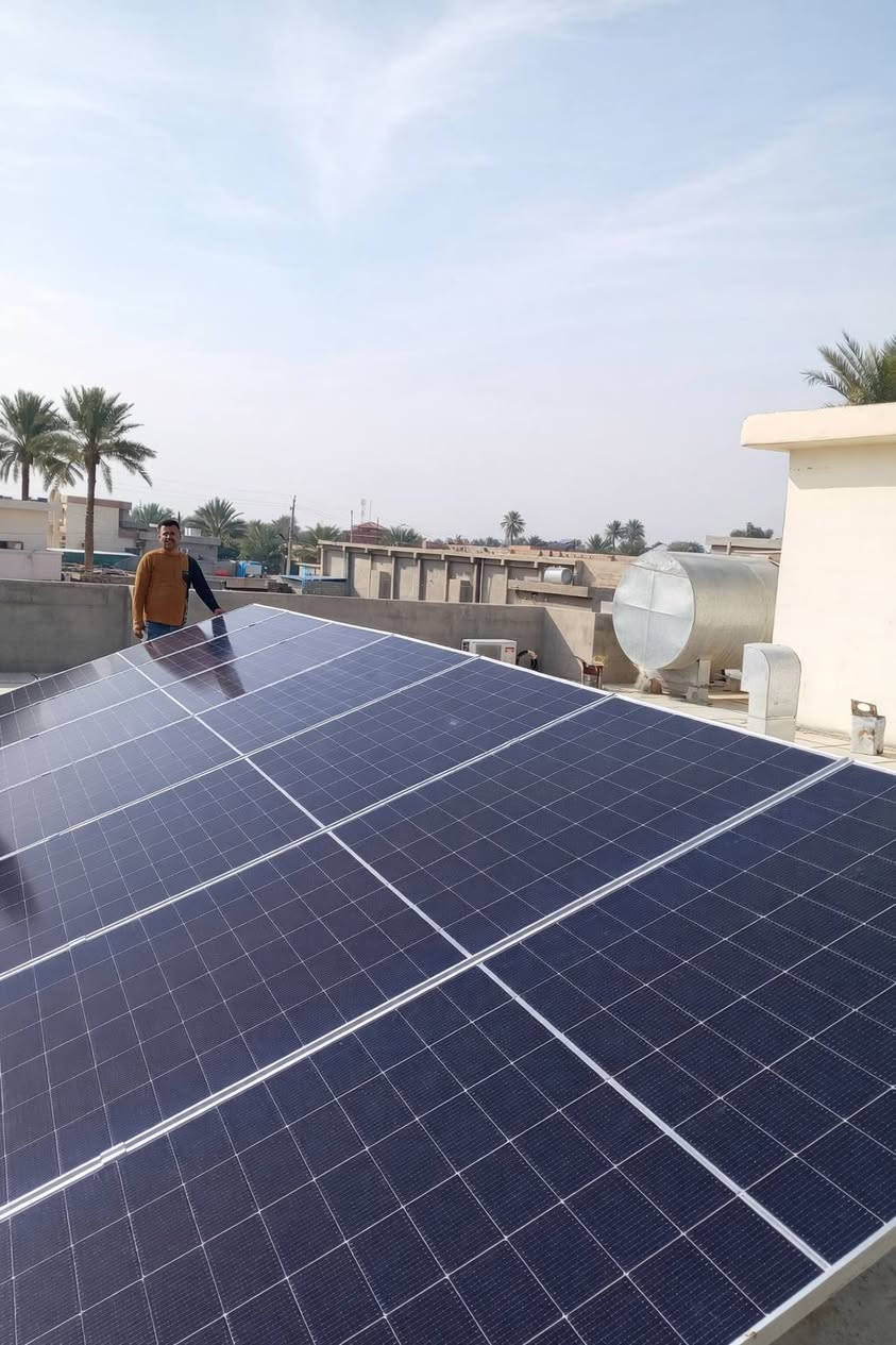 {تنصيب منظومة طاقة شمسيه2026}

‎من قبل كادر شركة رويال سولار 

‎تجهيز منظومة منزلي 15 أمبير نهارأ و 15 أمبير ليلأ 

الموقع صلاح الدين - قظاء العلم - للأخ عبد الملك

✅الواح المستخدم لونجي حجم 605 واط
‎عدد: 7 ضمان 15 سنة استبدال

جهاز انفيرتر  PTT SOLAR 5..5✅
‎  عدد:1 ضمان 3 سنة 

بطارية مستخدمة نوع ليثيوم PTT حجم 15kw  ✅
عدد:1 ضمان 7 سنوات تبديل+صيانة

‎يتوفر لدى شركتنا رويال سولار نظام نقدي و اقساط لموظفين كي كارد لمده 18 أشهر 

‎العنوان كركوك شارع القدس - مقابل كوفي الجادرية - عمارة رويال نيت 

‎فرع الثاني كركوك شارع المطار قرب فلكة تكريت

فرع صلاح الدين - تكريت - القادسية شارع الكراج -قرب الحديثي للموبايل 

‎للحجز والاستفسار للتواصل او مراسلتنا على واتساب 

*********** كركوك
*********** صلاح الدين اسيا
*********** صلاح الدين زين
*********** الشركة 

 الرقم المختصر 6020📞
