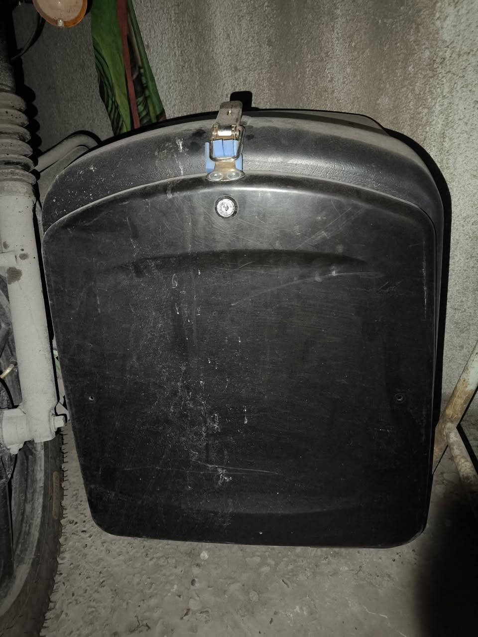 اللهم صل على محمد وال محمد وعجل فرجهم والعن عدوهم 
سيفان 22 
أوراق كامله 
سعرها 250وبيه مجال 
مكاني بغداد الوشاش قريب ع الإسكان 
رقمي ***********
+وياها صندوگ هديه اسود چبير صوره 👇👇
