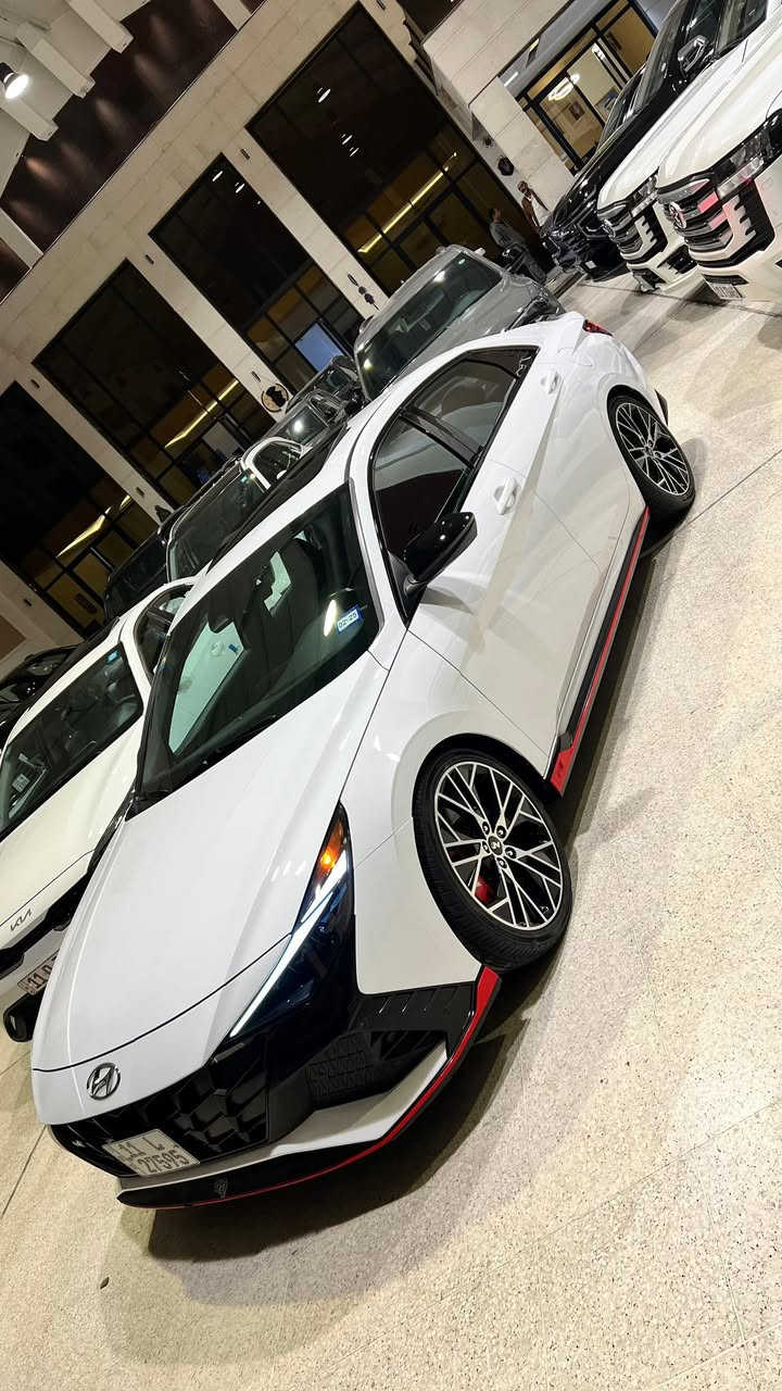 السلام وعليكم مروس او بيع. سيارتي بسمي و جديده مبيه اي نقص بوضع الشركه
كير اوتوماتيك دبل كلج 8 نمر (DCT)

 موديل : 2023

 المحرك : 2000 

 ماشية : 39 ألف كم 

كلين

العنوان : بغداد شارع فلسطين 

 للتواصل :  ***********
