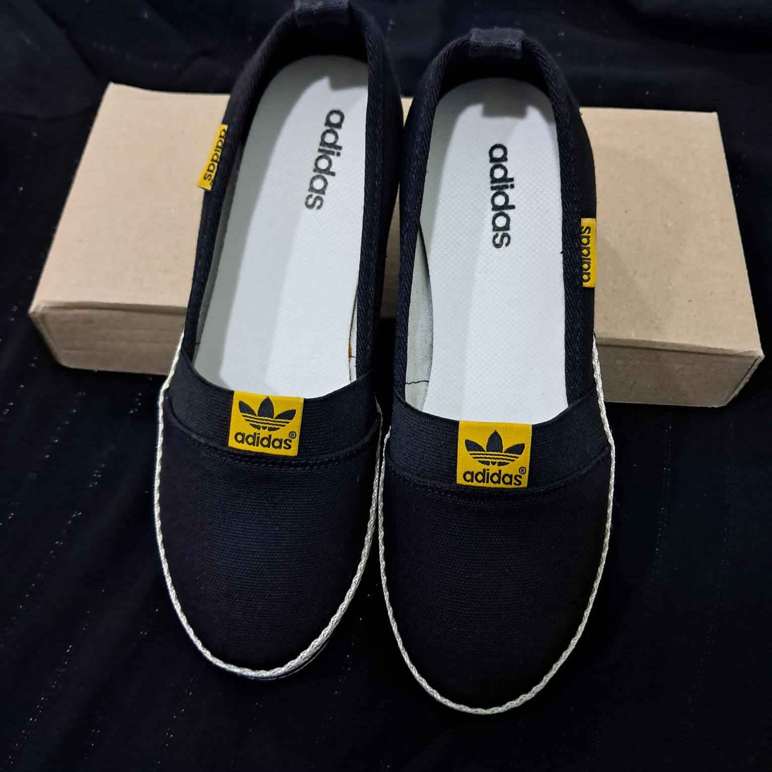 راحة ✨ خفة ✨ أناقة
عروض رمضان🌙 فقط ب5$دولار 
مع عرض تاخذ6قطع وال7 مجانااااااا😍

 يتوفر جميع القياسات مع توصيل(( داخل اربيل)) فقط

حذاء أديداس نسائي فلات، مثالي للاستخدام اليومي والمشي الطويل بدون تعب 👟


**إذا كنت صاحب هذا الإعلان وتريد حذفه لأي سبب، رجاءا أرسل رسالة إلى الدعم الفني**