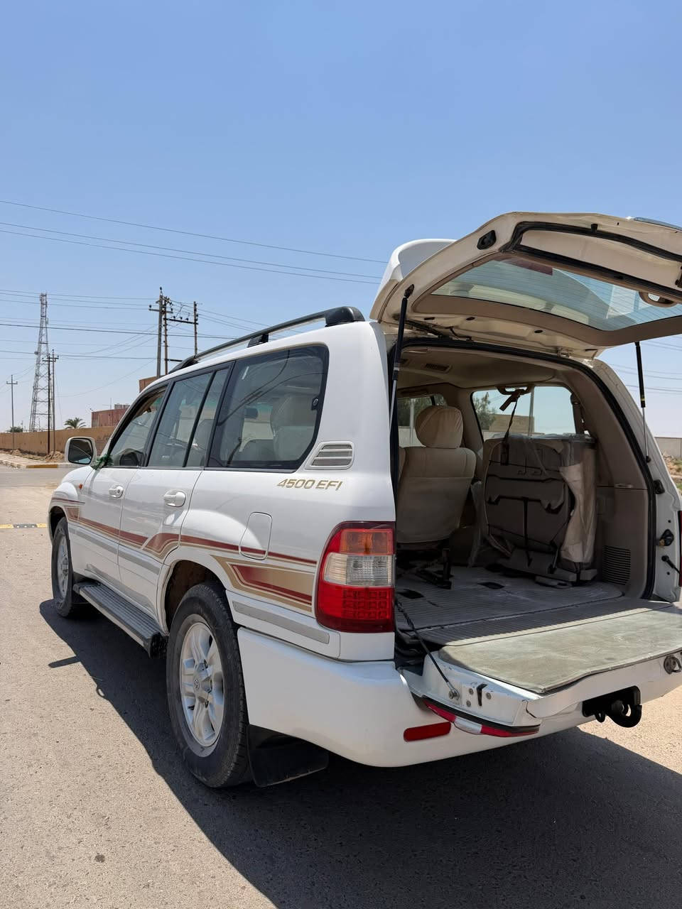 للبيع لاندكروزر موديل 2002 رقم سليمانيه مواصفات GXR فول مواصفات سياره خليجي بدون ضرر مكفوله محرك كير بشرط سياره كلش نضيفه مكان سياره بدوز وشراي يتصل على الرقم ***********
