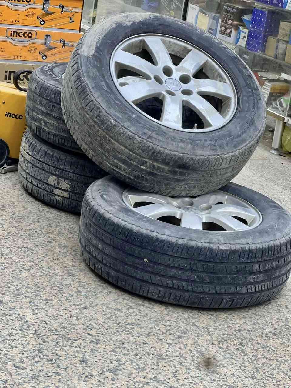 ويل سورنتو 2010 مع تايرات ويل 17 بلادي مكاني نجف رقم ***********
