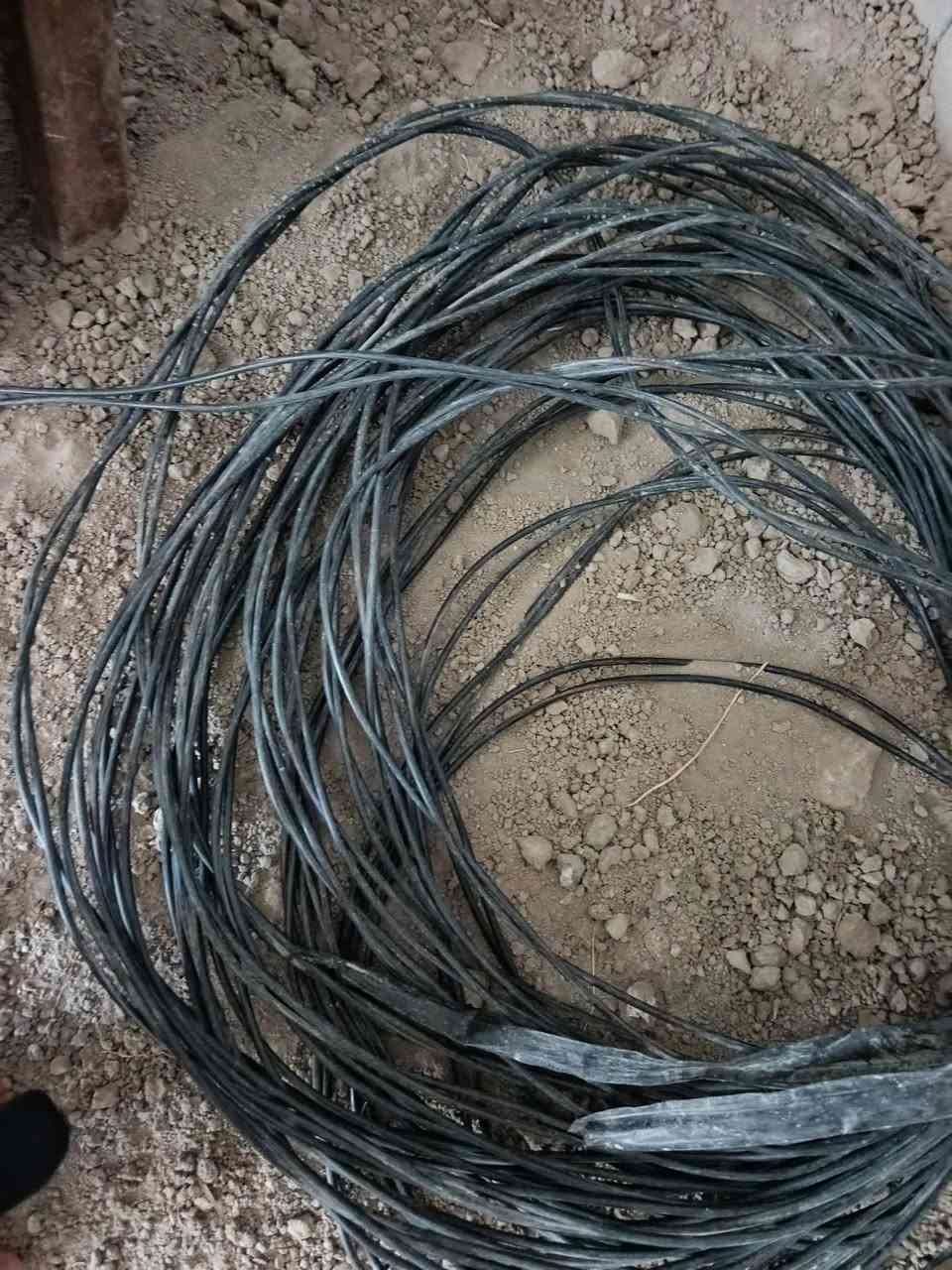 ضفيرة للبيع حجم ٣٥ طول ٧٥ ٧٥مع غطاس ٢ حصان (***********)

