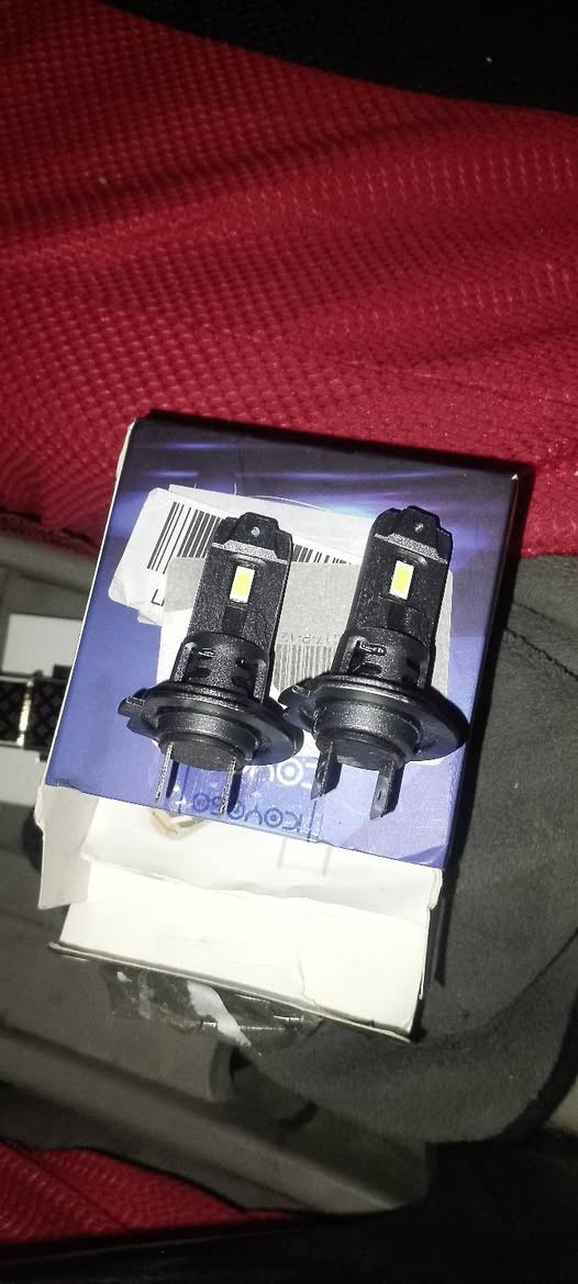 اسلام عليكم لايت سيارة led H7
مروحة تبريد داخلية  
للبيع زوجين 4 لايتات 
الزوج الواحد ب 10 مامستخدم غراض امزون اني فتحت الباكيت مالتهم 
مكان بغداد البلديات 
رقم ***********
