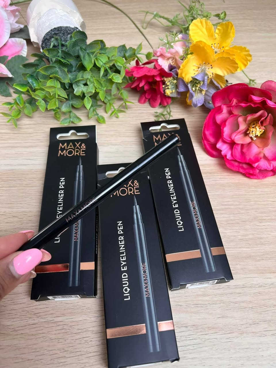 ميكب  
 من max
القطعة ٥ الف 
لاينر 
باليت ب٦ الف  يحتوي على ٨ الوان 
باليت ٤ الوان ٥ الف 
هايلايت 
برايمر. بالهاليورين اسيد 
برايمر. بالفيتامين c 

بلاشر يشتغل خد او شفايف


**إذا كنت صاحب هذا الإعلان وتريد حذفه لأي سبب، رجاءا أرسل رسالة إلى الدعم الفني**