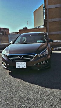 من رخصه الادمان للبيع سيارة سونتاا 2016حادثه باب السايق وباب وره الساي...