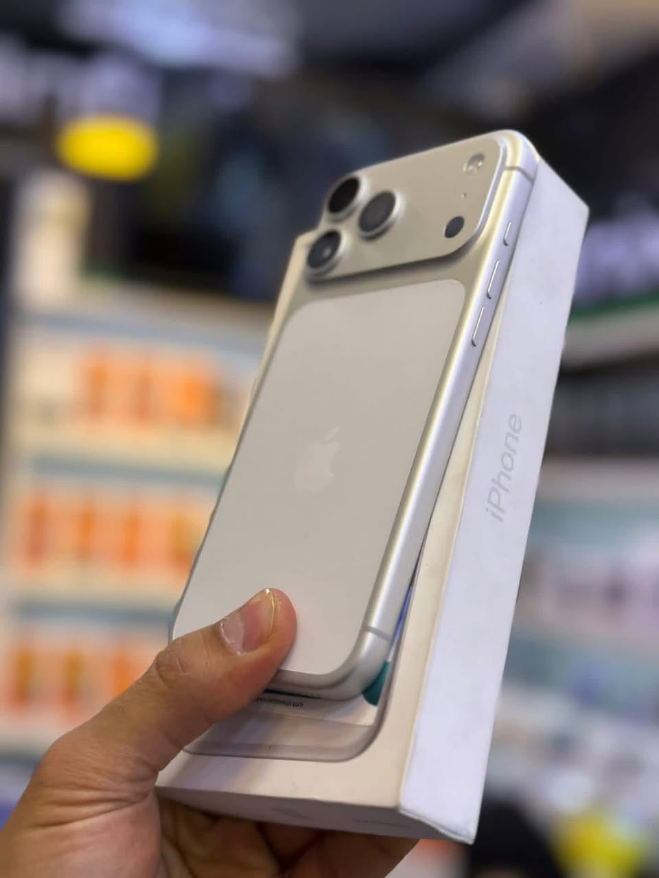 بييييع سريع —— مستعمل 4 تشهر فقط 
شرق اوسط ماستر بعده داخل الضمان 256 ذاكره بظارية 100 
السعر ::  مليون و850 قفل 

العنوان / الطارمية / الناحيه قرب البانزيخانه / او قرب مضيف الشيخ سعيد الجاسم مقابيل مركز الزيوت العالميه للسيارات     *********** 📞واتساب
