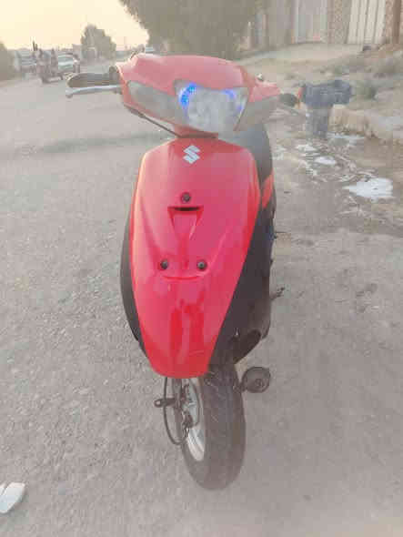 سلام عليكم دراجة للبيع ساسوكي راياضي مفتوح كهربايت كلهة شغالة عدة سلف تجي وتشوف ماناقصهة اي شي سعر 250وبيهة مجال بصيت مكاني لمجر الكبير الرقم***********
