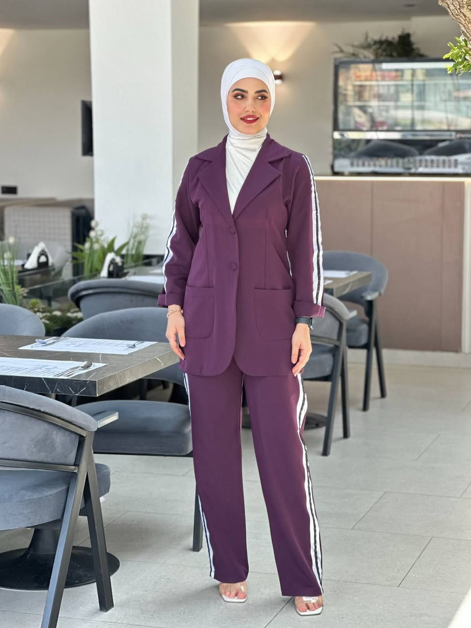 القياس مضبوط و مريح 🤍

قطعتين جاكيت و بنطرون

طول الستره ٨٠ سم


**إذا كنت صاحب هذا الإعلان وتريد حذفه لأي سبب، رجاءا أرسل رسالة إلى الدعم الفني**