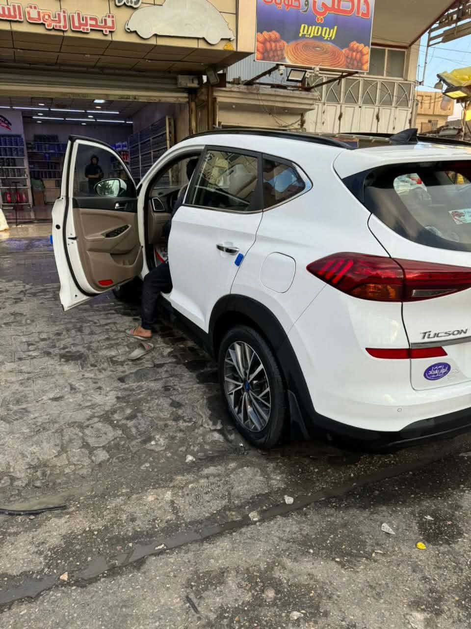 السلام عليكم
توكسان٢٠٢٠ للبيع 
خليجي فول مواصفات 
بنوراما 
بصمه 
كشنات كهربائيه 
كشنات تدفئه 
رقم انكليزي الجديد 
رقم بغداد 
مكينه ٢٠٠٠ المرغوب 
ماشيه ٩٨٠٠٠ كيلو متر 
سايد بريك بل رجل 
السياره نضيفه مكفوله بيهه بارد بل جاملغ الامامي قليل اقل الشبر 
صوره البارد موجوده بل منشور
السياره نضيفه كلش 
مال جناي 
السعر خاص او اتصل عل رقم 👇🏿
***********
