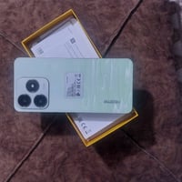 Realm C63  استخدام شهرين  128 6GB نظيف سعره 120 وبي مجال بسيط. 0776033...