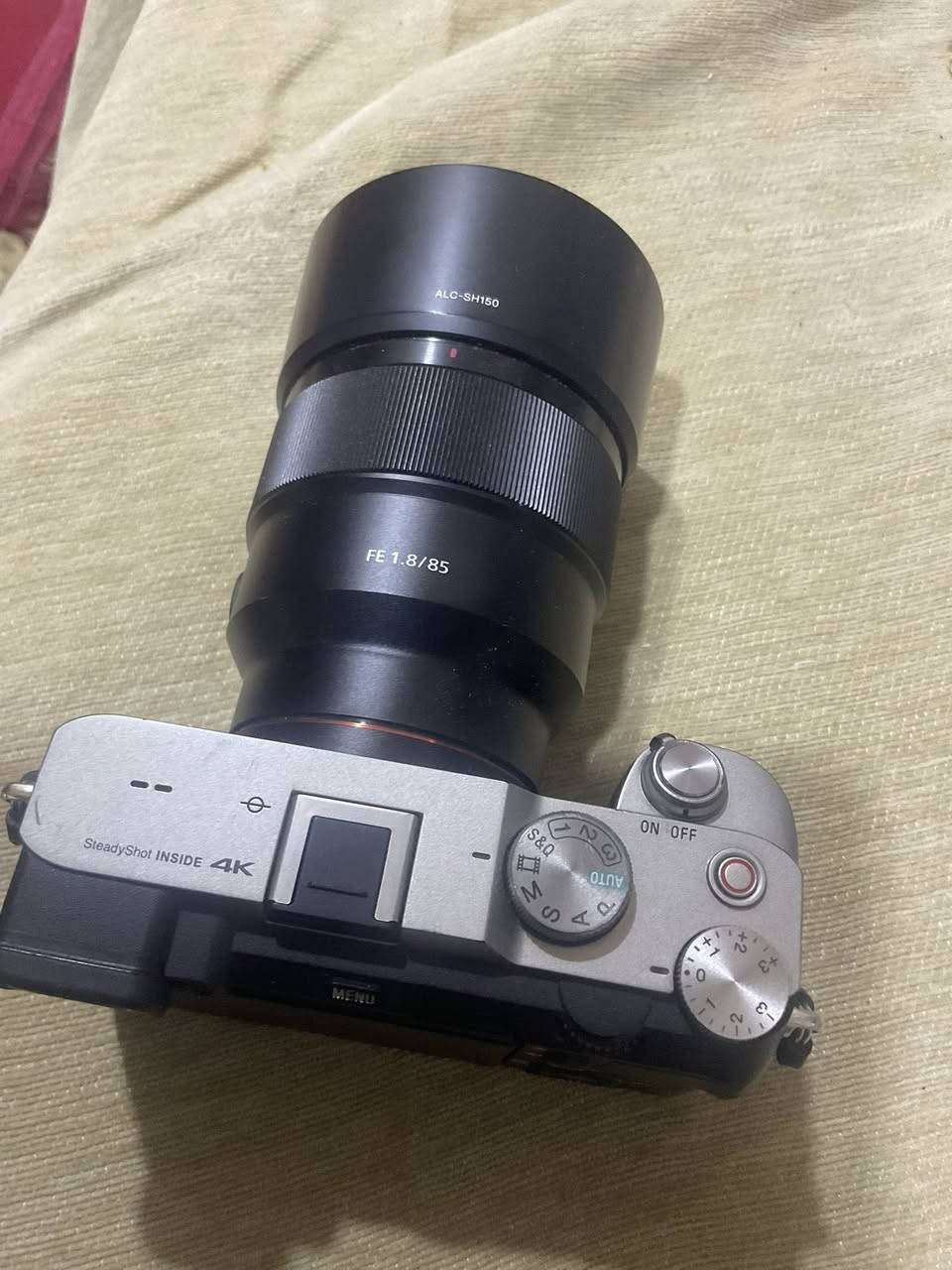 سوني a7C بدي وعدسه 85 ملم
نظيفه جدا سعره مليون و 650 الف 
مكاني بابل
***********
