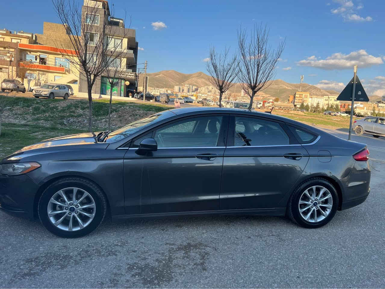 فورد ڤيوژن موديل ٢٠١٧ مواسه فات SE مه كينه ١٥ توربؤ گير ماوس شاشه گه وره ٣ شاشه كود ده رگا سه نه وى تا زه يه گير و مه كينه به شه رت ره سمى سؤنه رم داناوه به س ئيرباگى شانى سايه ق ته قيوه سيسته م كراوه ته وه نرخى ٩٥ معامه له له سليمانيىم ***********
*********** السليمانية, العراق
