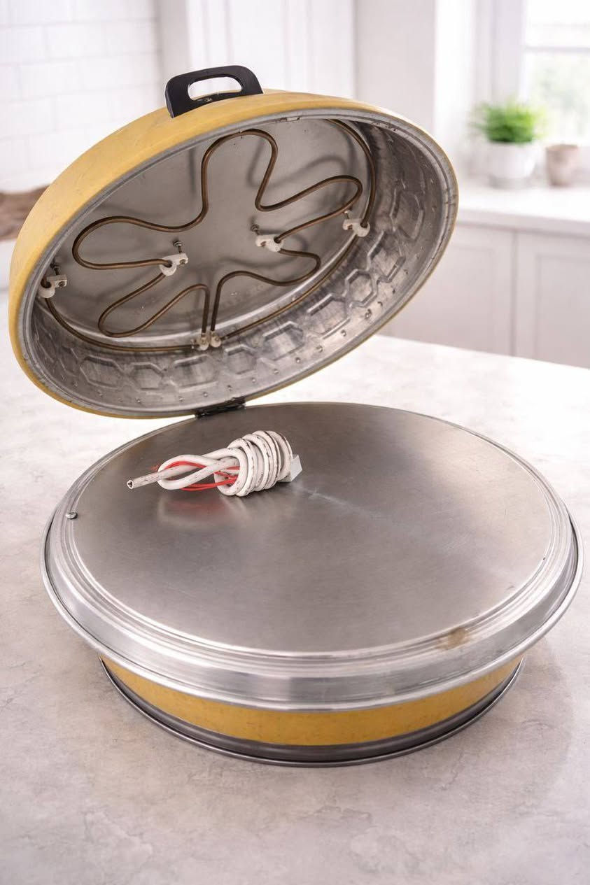 🔸تنور  كهربائي  شبح . 🔌🍪🍪    شغل عراقس  درجه أولى
🔸فافون ثقيل. شغل موصل درجه أولى 👌👌

🔸هيتر تركي اصلي  8 ملم 💯

🔸قياس48 سم 

 + واير استندر أصلي 

 متعدد الاستخدام  😊

للخبز. وشوي السمك. 🐟

وانواع المعجنات. 🍞🥮🍩
السعر 50 مع التوصيل جميع محافظات العراق


**إذا كنت صاحب هذا الإعلان وتريد حذفه لأي سبب، رجاءا أرسل رسالة إلى الدعم الفني**