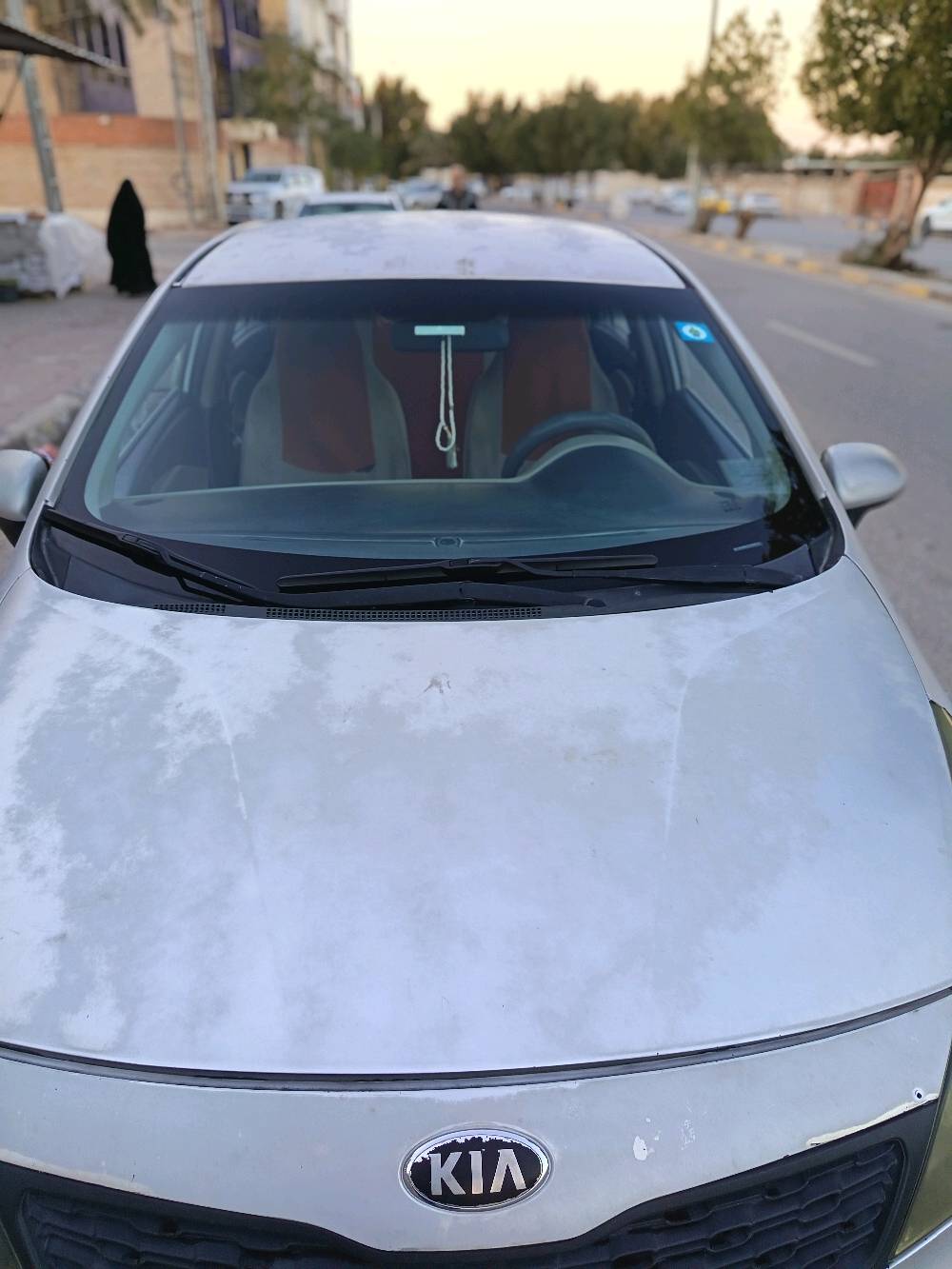 السلام عليكم ورحمة الله وبركاته. للبيع كيا ريو ٢٠١٥ رقم نجف ألماني  بأسمي. تبريد تدفئة شغال. السعر المطلوب ٨٥ وبيها مجال بسيط. السياره بيها رش جاملغ خلفي وبيها جراد قماره وبنيد سياره حلوه وجاهزة ***********