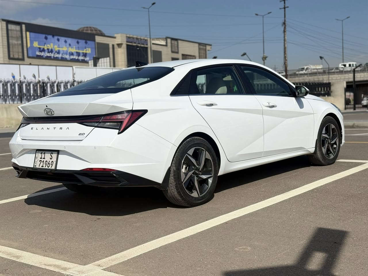 السلام عليكم تحية طيبة🌹
هونداي النترا خليجي 2023 محرك 2000
ماشية 40 سيارة حلوة على ايدي بيهة طخة مثل مموضح بالصور صابغ على كدهة وبيهة بعض الملاحظات سنوية بسمي مواصفات فول مال خليجي اي تفاصيل ***********
