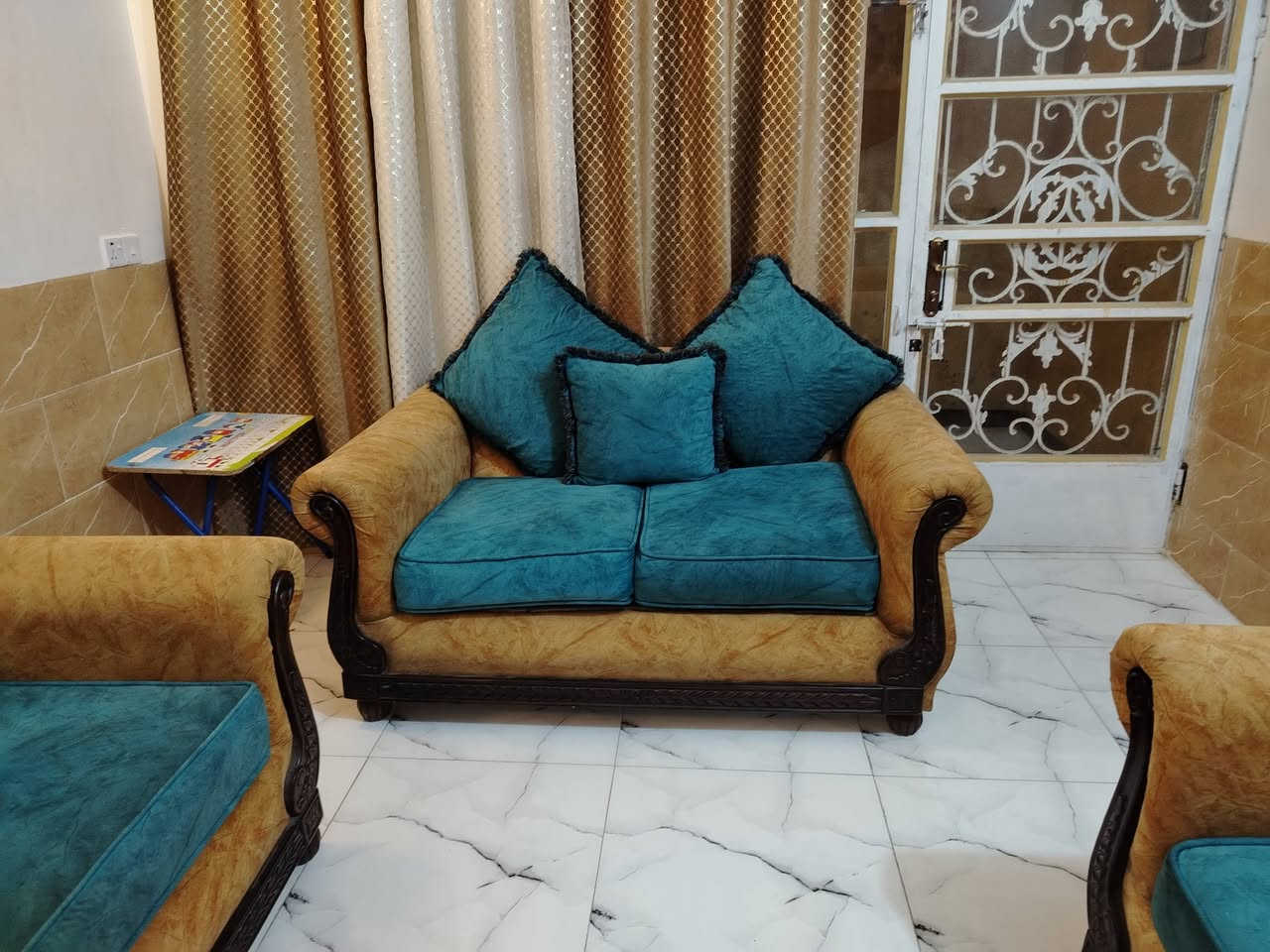 تخم تركي طبي ١٢ مقعد لبيع السعر ٥٠٠ وبي مجال عنوان زعفرانيه ***********
