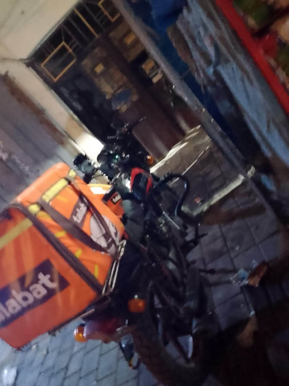 سلام عليكم بوكسر مرقمه رقم نكليزي بغداد دراجه كفاله عامه مثل الي بل صوره كفرات اني فاتحهن رجهه اني سويت لايت وفتحته دراجه بسمي ثاني يوم تحويل ***********
