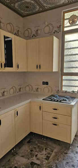 اللهم صلي على محمد وال محمد سلام عليكم بيت للبيع بسبب ضرف خاص في كربلاء بشارع مرقد السيد اسماعيل او شارع ابو طالب بمجمع سيد اسماعيل السكني البوابة الثانية مساحة 75طابق واحد سند25اقرار محكمةباسمي كامل خدمات شارع 10متر مامسكون جديد وفارغ مكمل عل اخير ومثل متشوفون نضافة لبيت بل فديو بي كاونتر مفصلة تفصال بمطابخ اسطنبول فرع كربلاء الله شاهد وحدة كلفني 3ملايين واوراقة موجودة بي بنكات سخان مي تانكي  جاهز ولفضل لله سعر البيع 50وقابل للتفاوض اخوان رجاءا  تشوفة غالي عليك الله يرزقك بفيلا بمكانة  تجي انطيك مفتاحة واروح ولاتكسر بي لان مال جناي مو بياع شراي اي استفسار الاتصال عل رقم ***********بي واتساب واسف عل اطالة
