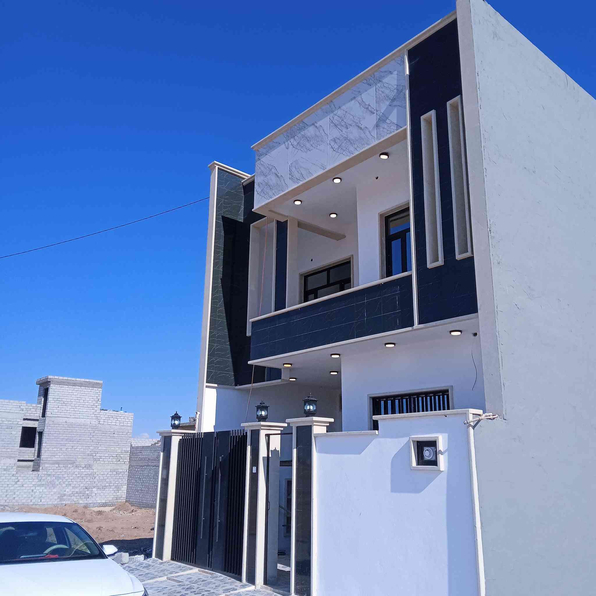 عروض مكتب انوار الخير 
دار للبيع جمعيه زراعه 
وصل جمعيه
مجاور جمعيه نخيل
على طريق دهوك
مساحه 150 متر
طابق ونص
طابق الول استقبال ومطبخ وهول
وغرفتين نوم وصحيات
********
طابق ثاني غرفتين نوم وهول وصحيات 
نضام دكتات
***********
***********
ابوعمران العقار
