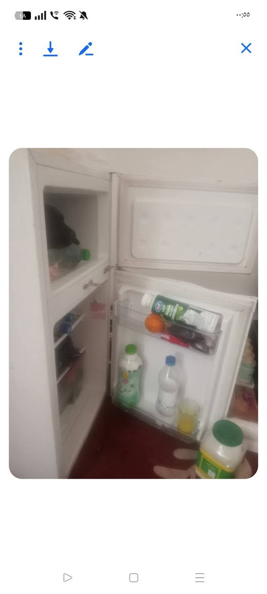 ثلاجه حجم صغير نضيفه جدا جدا جدا السعر ١١٠  وبيهه مجال العنوان كوت حي الحكيم


**إذا كنت صاحب هذا الإعلان وتريد حذفه لأي سبب، رجاءا أرسل رسالة إلى الدعم الفني**
