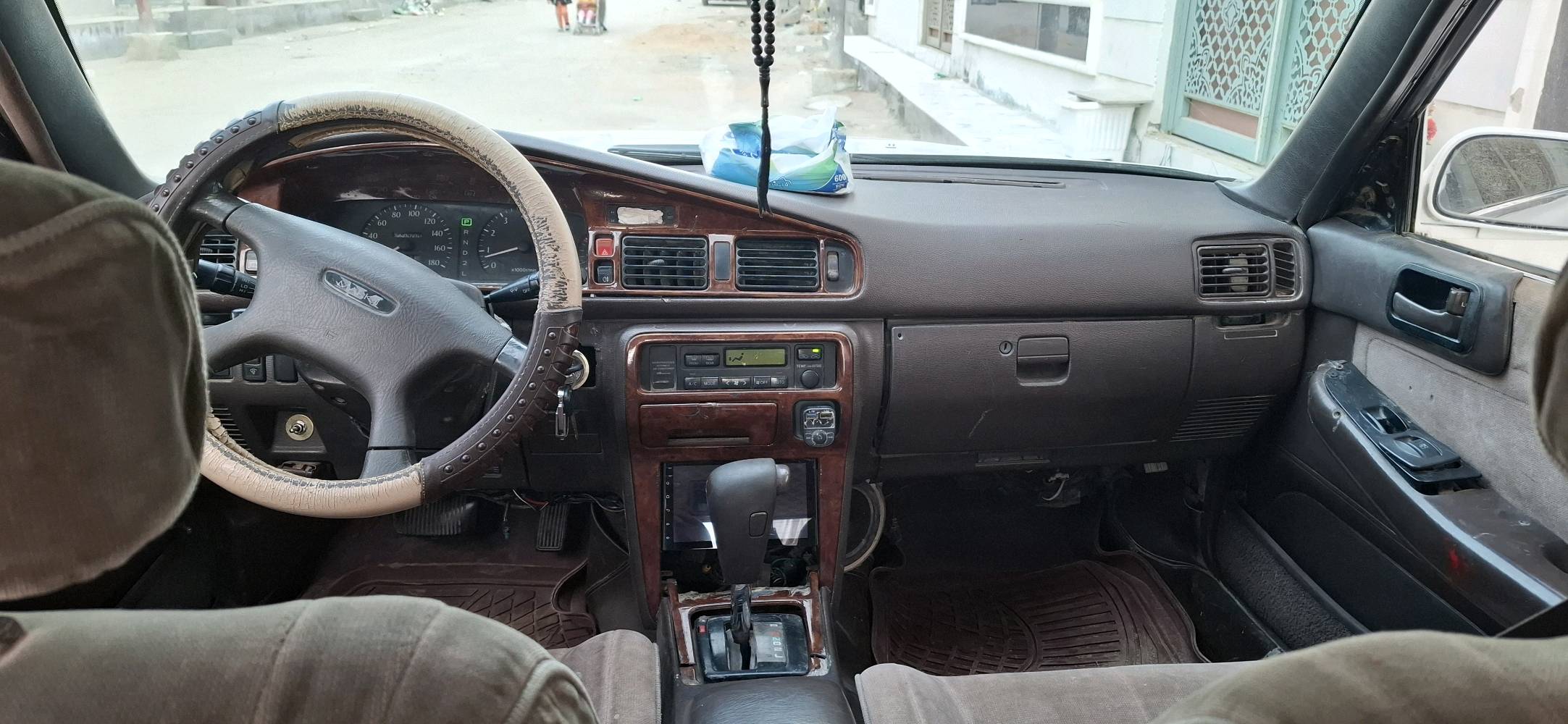 السلام عليكم مارك مديل ١٩٩٢ رقم كربلاء انكليزي محرك ونجي ٤ سلندر تبريد شغال  