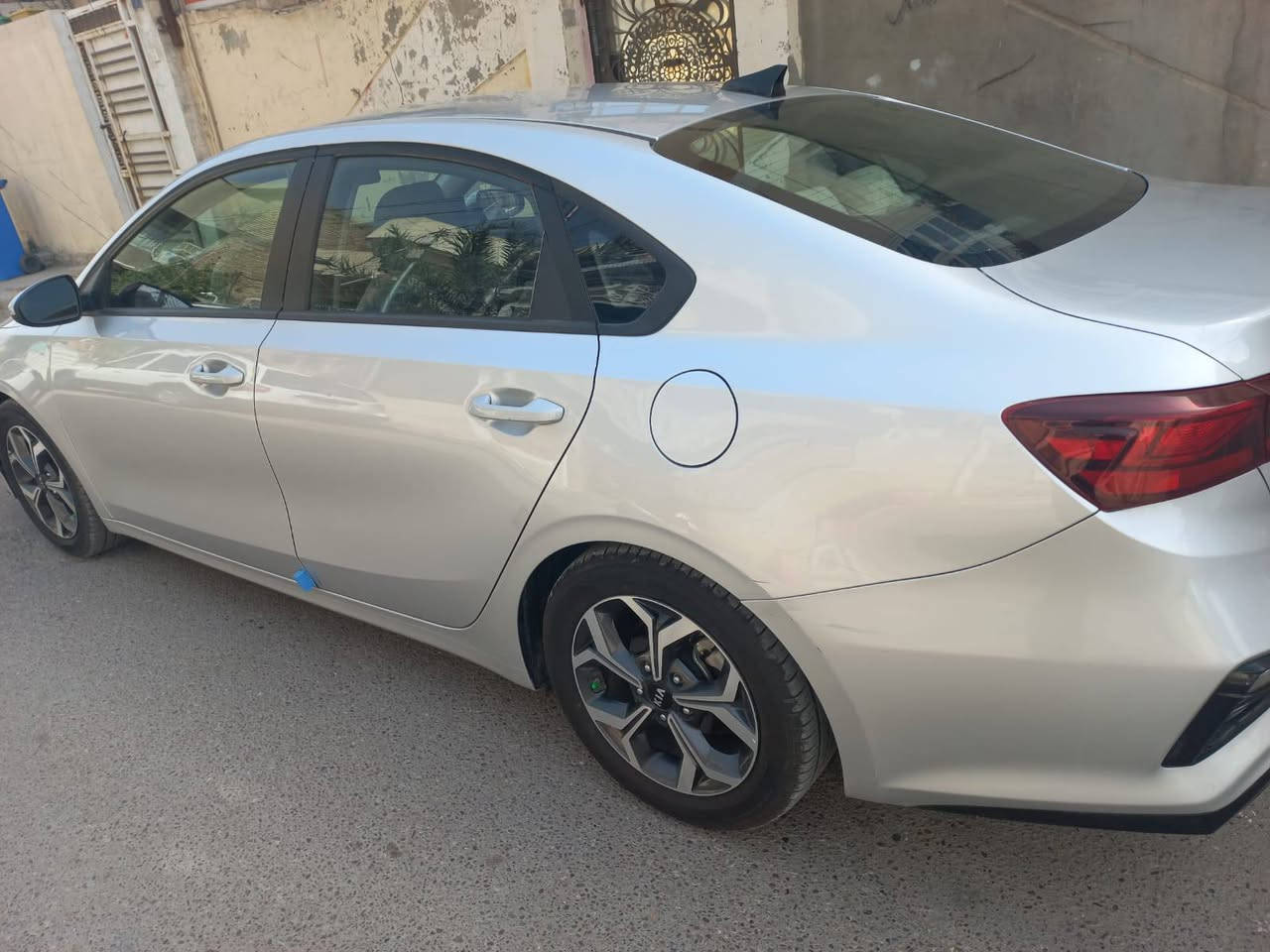 السلام عليكم
للبيع فورتي موديل ٢٠٢٠ حادثهه تقرير غرق مياه امطار كير AT المرغوب رقم بغداد سنويه بشهر الرابع تسقط مكفوله من الصبغ والحادث عدا بارد خفيف بقبغ الصندوق ماشيه ٥١ جاهزه من كل النواحي السعر ١٢٥ ورقه وبيهه مجال مكان السياره بغداد الحريه للتواصل على الرقم ***********
