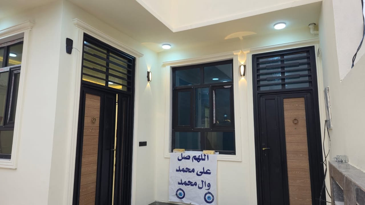 بيت لبيع التقيه  ثالثه  خلف مطعم بغداد نزلت البانزين خانه زراعي سند ٢٥ كونكريت صب مركزي  مساحه ١٥٠ متر واجه ٧ونص ونزال٢٠ البيت 🏠  مقابيل البيوت طابو  منظومة كامرات
غرفتين نوم 
واستقبال
وصاله
ومطبخ 
وحديقه داخليه 
وصحيات داخليه خارجيه 
جديد بعده مامسكون   مشمول بكل الخدمات  عرض شارع ١٥ متر
استفسار ***********
