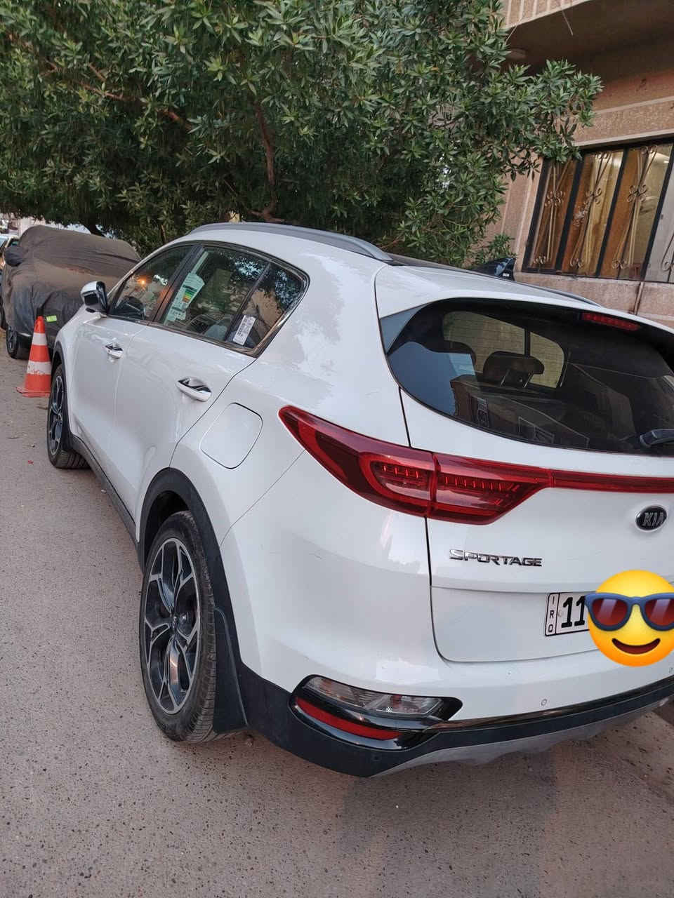 كيا سبورتج (
جيتي لاين )موديل 2019 محرك 2000 دوش فول مواصفات 1/1المعروفة ماشية 71 الف رقم بغداد باسمي تحويل مباشرمكفولة عدا تكحيل شويه بصندوك ع كد ٣ اصابع ورصعه حصى بالبنيد صغيره كلش 
 بانوراما 
بصمة دخول وتشغيل 
سايد بريك بصمة 
مانع انحدار 
شاشة كبيرة
اريل نفكيشن 
شاحن وايرلس 
شفتات سرعة
اوتو هولد 
جنطة كهرباء
كشنات جلد بلادي وكهرباء
مري شفط 
لايتات زينون 
وفوك الجلد مغلفين جلد جلدها الاصلي بعده للحفاظ عليه 
گير ومحرك وتبريد كفاله خير من الله
داخل لونين حمصي واسودّ 
حساس امامي خلفي 
خمس ويل كب الأصلي 
قطعتين تبريد بيانو 
كامرا خلفية
تحكم ستيرن 
شاشة قراءة العطل
ارضية السيارة مغلفة 
مكان السيارة /بغداد الاعظمية 
 السعر 200$    هاتف/***********
